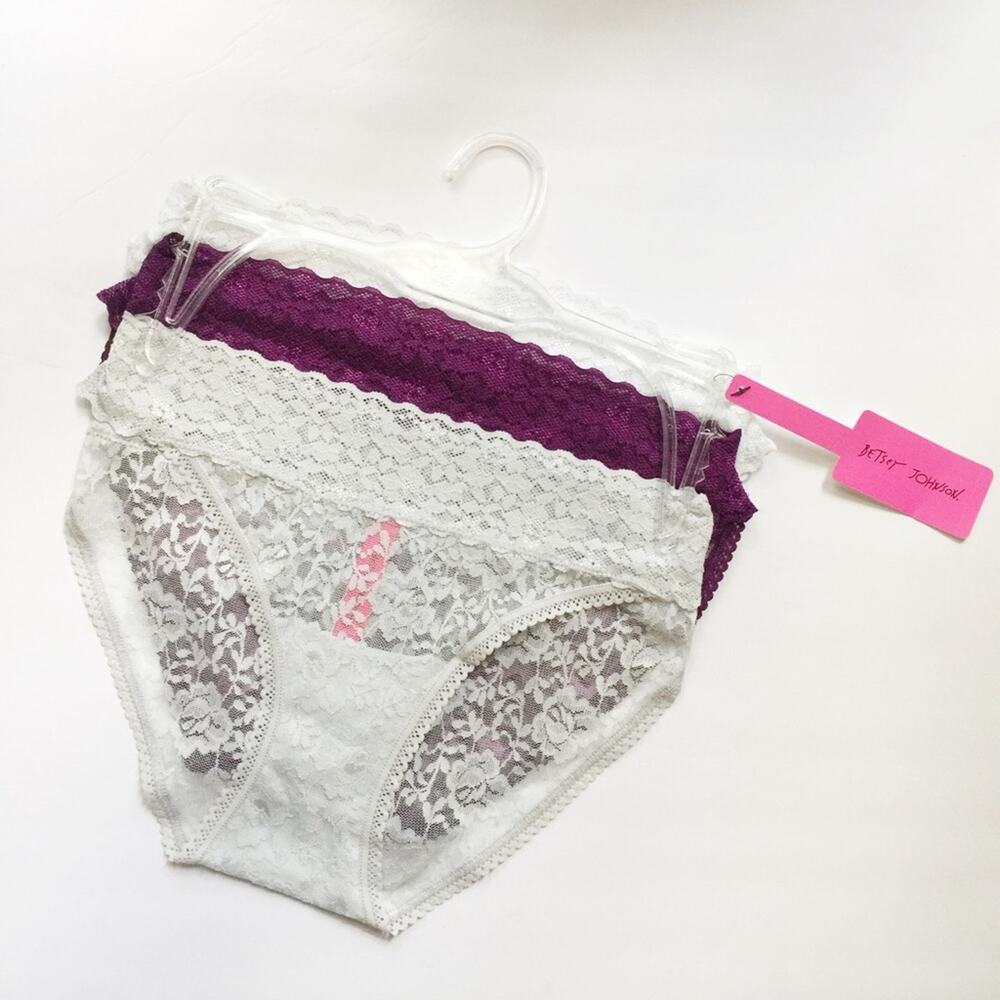 NWT Betsey Johnson 3 Pack Lacey Bikini Panties-NA5
